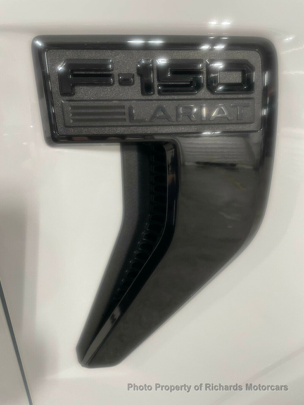2024 Ford F-150 LARIAT 4WD SuperCrew 5.5' Box - 22988252 - 7