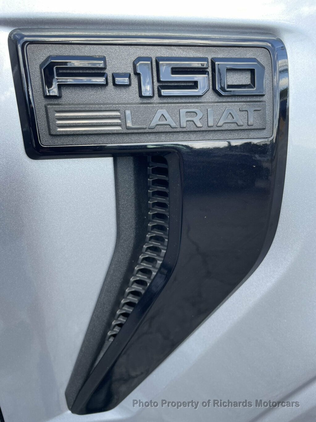 2024 Ford F-150 LARIAT 4WD SuperCrew 5.5' Box - 23079902 - 9