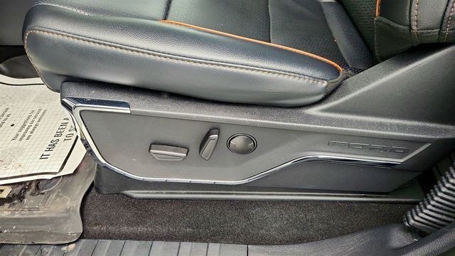 2024 Ford F-150 LARIAT 4WD SuperCrew 5.5' Box w/ Bed Utility, FX4 Off-Road & V8 - 22960705 - 10