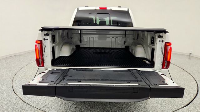 2024 Ford F-150 LARIAT 4WD SuperCrew 5.5' Box w/ Bed Utility, FX4 Off-Road & V8 - 22960705 - 21
