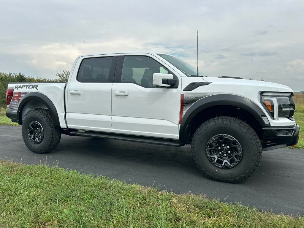 2024 Ford F-150 Raptor photo 2