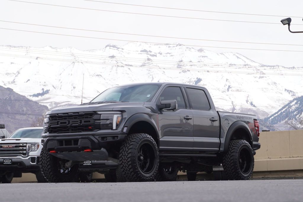2024 Ford F-150 Raptor photo 2