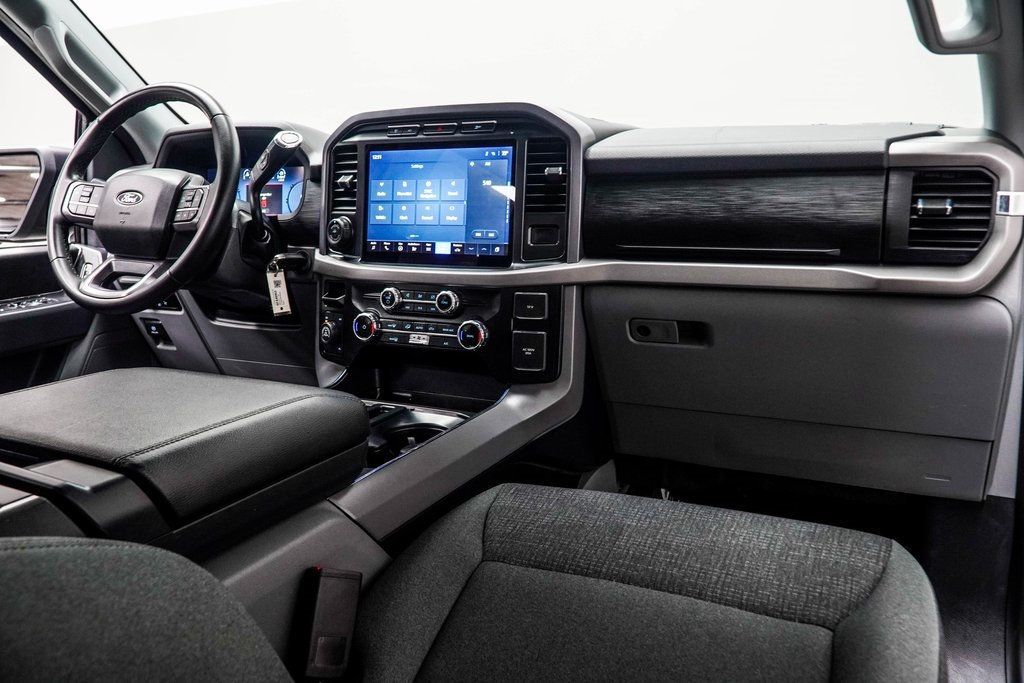 2024 Ford F-150 XLT photo 16