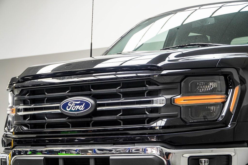 2024 Ford F-150 XLT photo 2