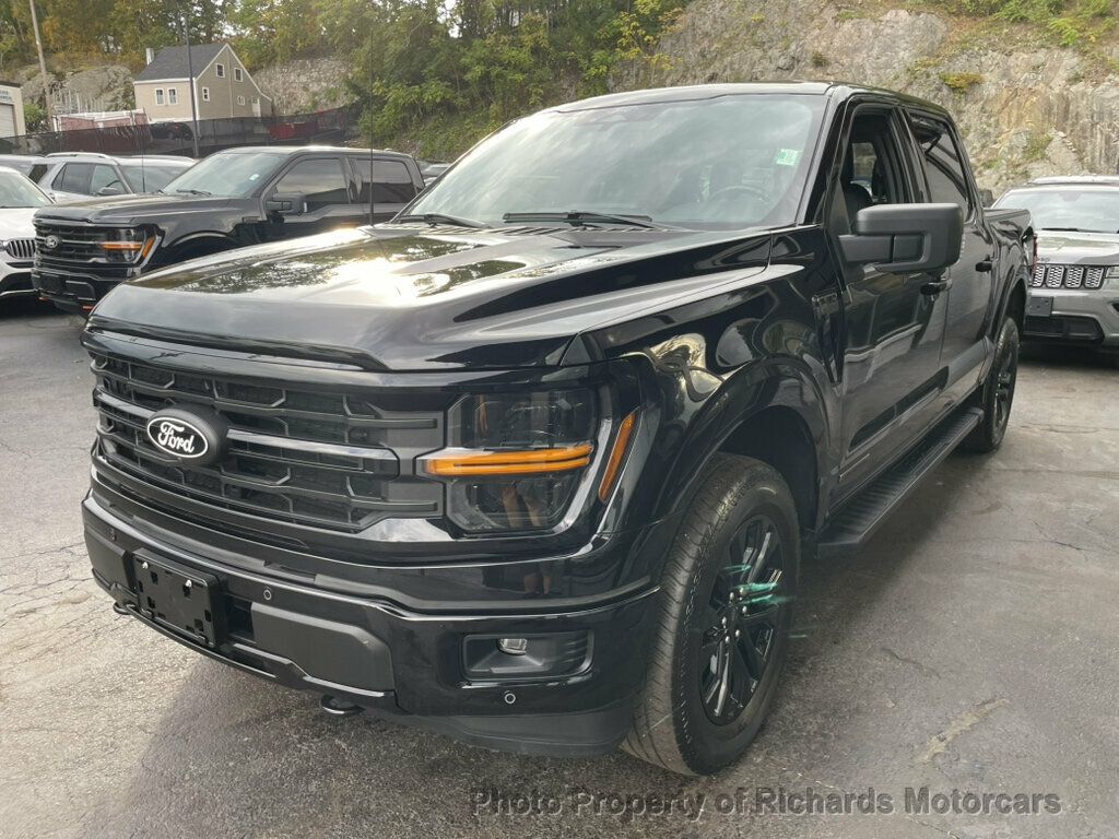 2024 Ford F-150 XLT 4WD SuperCrew 5.5' Box - 23090399 - 3