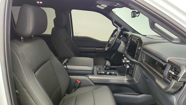 2024 Ford F-150 XLT 4WD SuperCrew 5.5' Box w/ 302A, PowerBoost, Black Appearance - 23009583 - 23