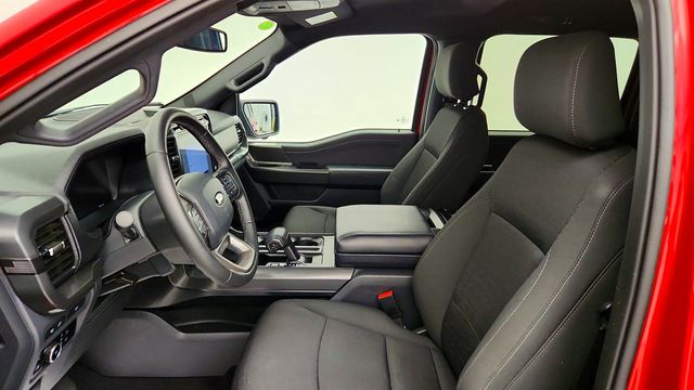 2024 Ford F-150 XLT 4WD SuperCrew 5.5' Box w/ 302A, PowerBoost, Black Appearance - 23032284 - 18