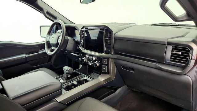 2024 Ford F-150 XLT 4WD SuperCrew 5.5' Box w/ 302A, PowerBoost, Black Appearance - 23032284 - 23