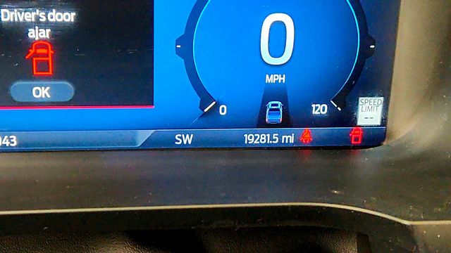 2024 Ford F-150 XLT 4WD SuperCrew 5.5' Box w/ PowerBoost Hybrid & ACC - 23081749 - 11