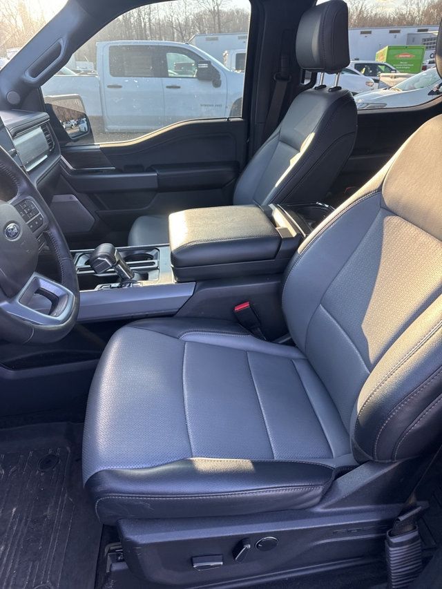 2024 Ford F-150 Lightning LARIAT 4WD SuperCrew 5.5' Box - 22974983 - 19