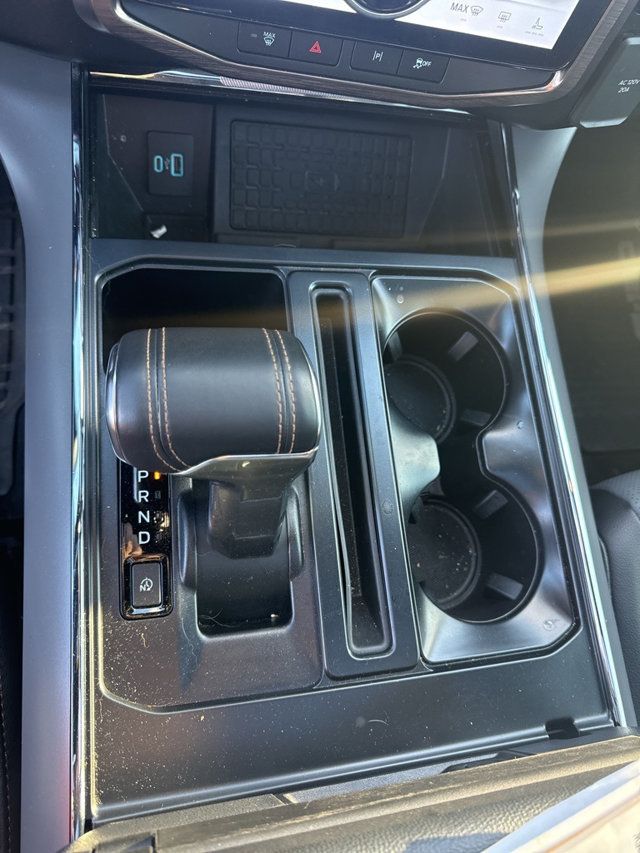 2024 Ford F-150 Lightning LARIAT 4WD SuperCrew 5.5' Box - 22974983 - 24