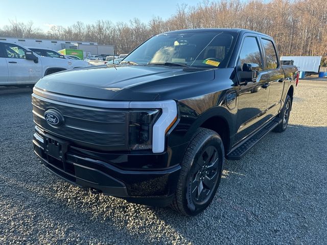 2024 Ford F-150 Lightning LARIAT 4WD SuperCrew 5.5' Box - 22974983 - 2
