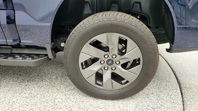 2024 Ford F-150 Lightning LARIAT 4WD SuperCrew 5.5' Box - 23014752 - 8