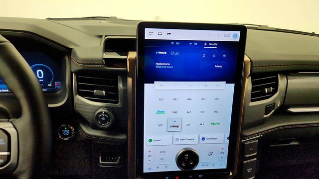 2024 Ford F-150 Lightning LARIAT 4WD SuperCrew 5.5' Box w/ Pro Power Onboard - 23014752 - 16