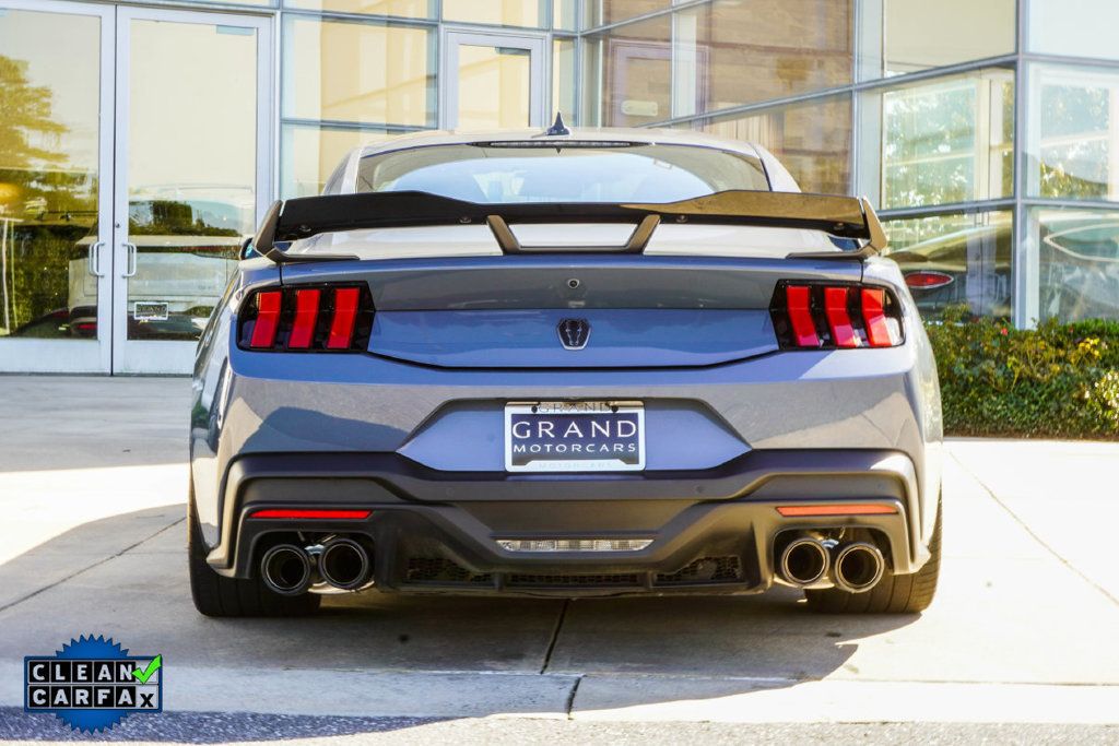 Ford Mustang photo 10