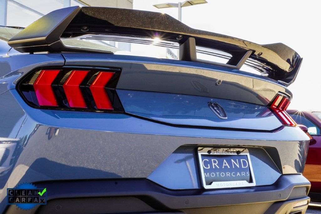 Ford Mustang photo 12