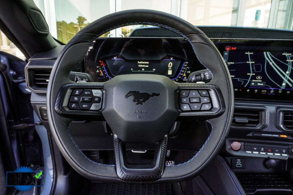 Ford Mustang photo 13