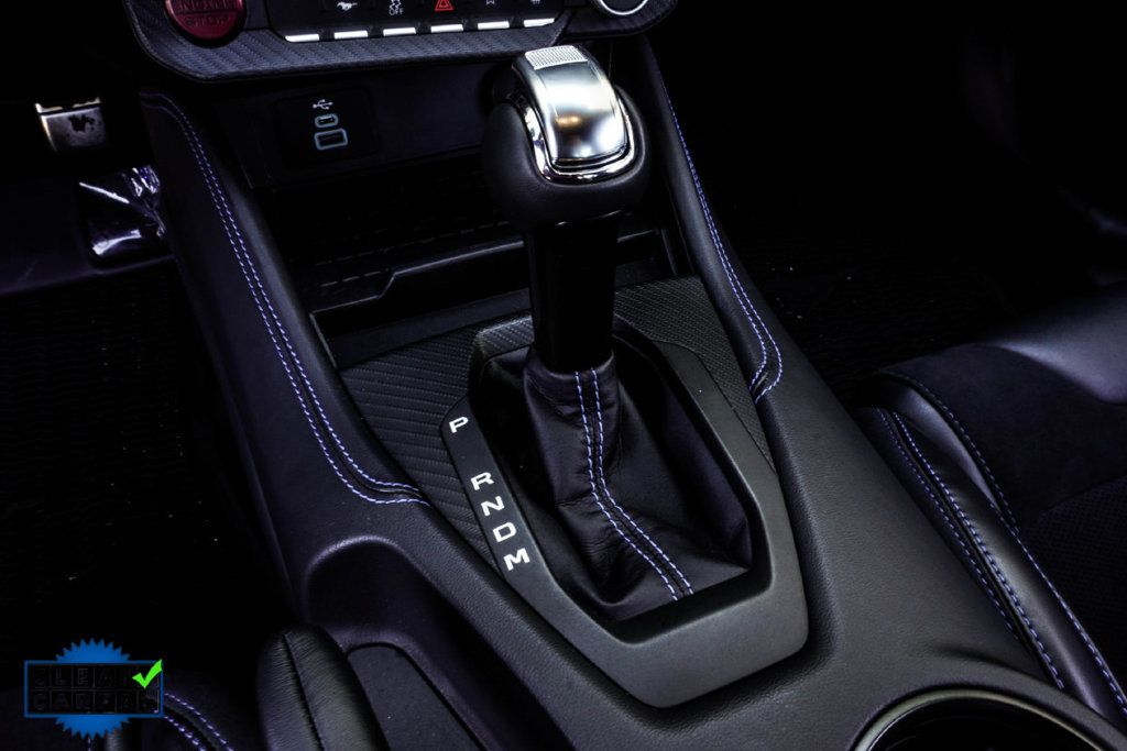 Ford Mustang photo 16