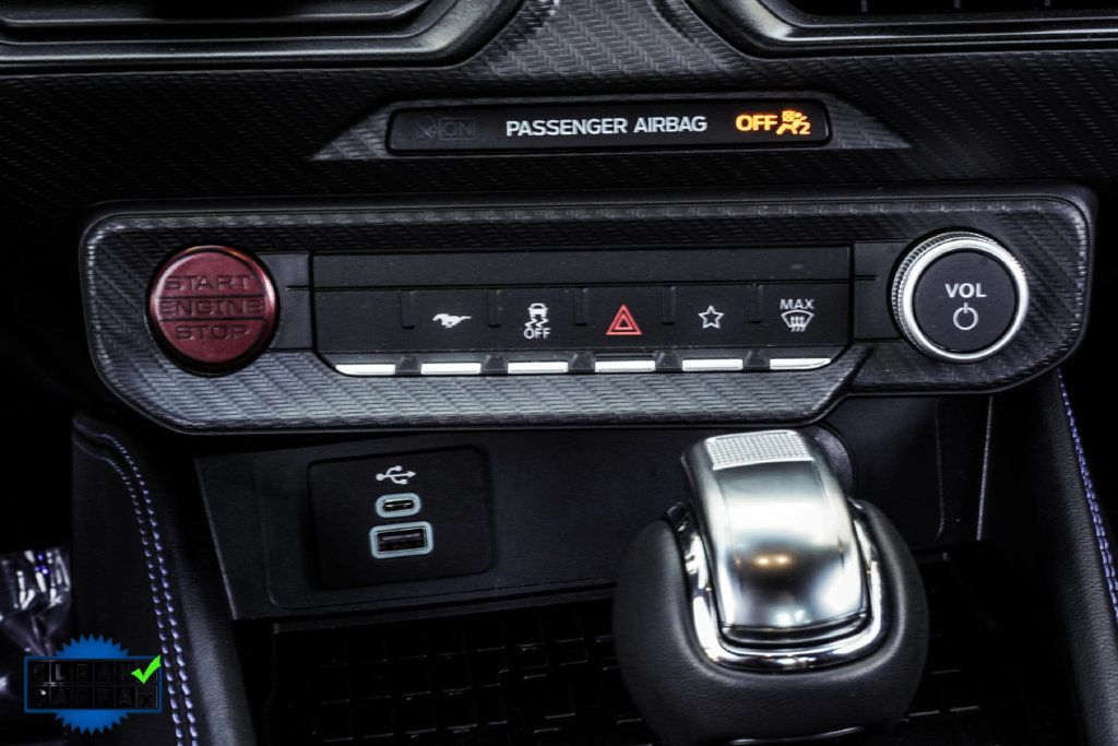 Ford Mustang photo 17