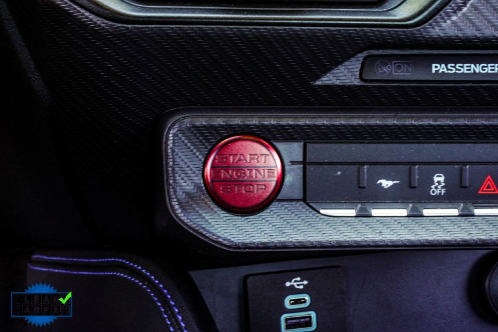 Ford Mustang photo 18
