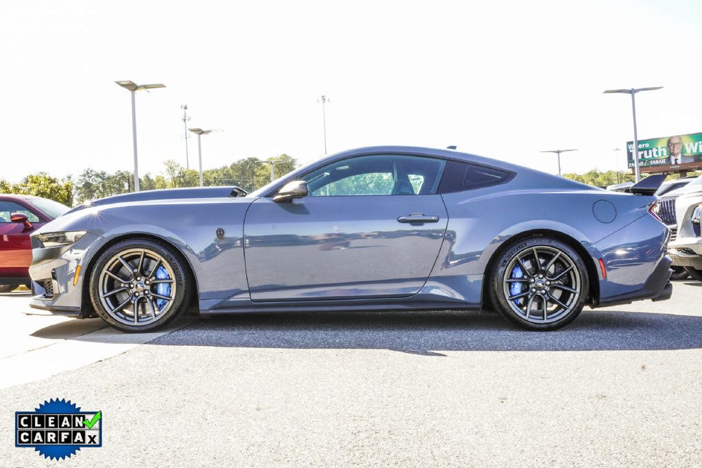 Ford Mustang photo 8