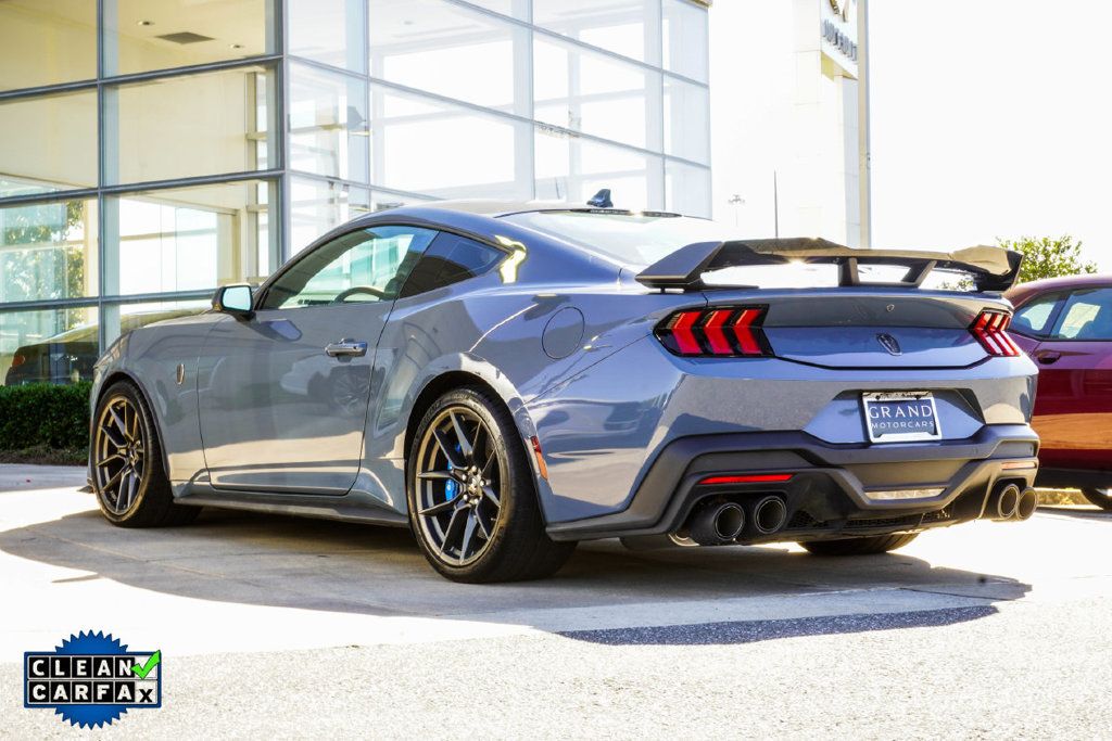 Ford Mustang photo 9