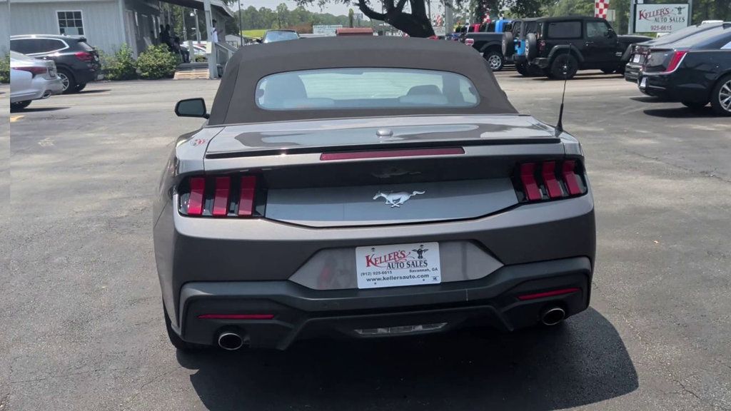 Ford Mustang EcoBoost Convertible photo 7