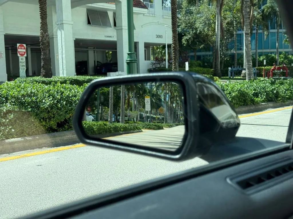 2024 Ford Mustang EcoBoost Premium Convertible - 22932434 - 30