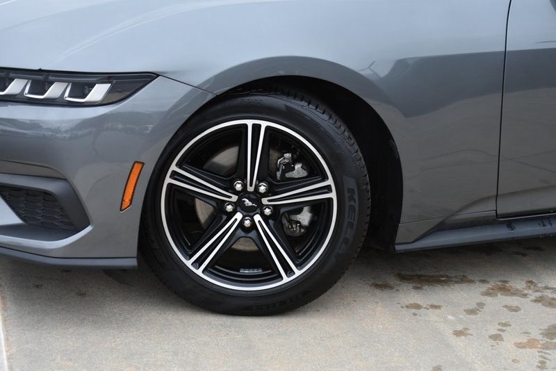 2024 Ford Mustang EcoBoost Premium Convertible photo 3