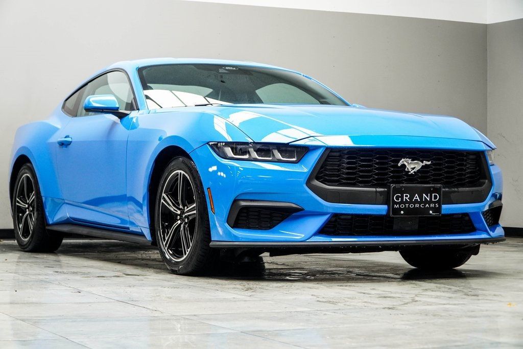 2024 Ford Mustang EcoBoost Premium photo 4