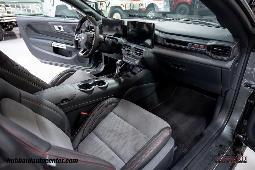 2024 Ford Mustang GT Fastback - 22945393 - 24