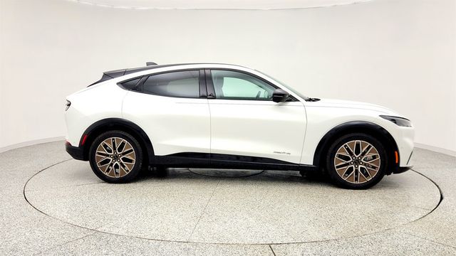 2024 Ford Mustang Mach-E Premium AWD w/ 19'' Wheels, Heated Seats & SYNC 4A Touchscreen - 22998965 - 3