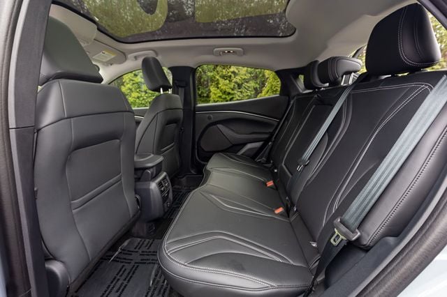 2024 Ford Mustang Mach-E Premium RWD - 22833620 - 24