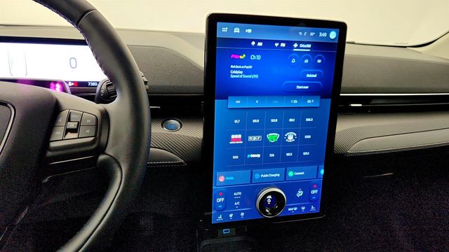 2024 Ford Mustang Mach-E Select AWD with Comfort Package Lite & 19'' Wheels - 22978494 - 16