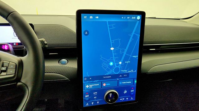 2024 Ford Mustang Mach-E Select AWD with Comfort Package Lite & 19'' Wheels - 22978494 - 18