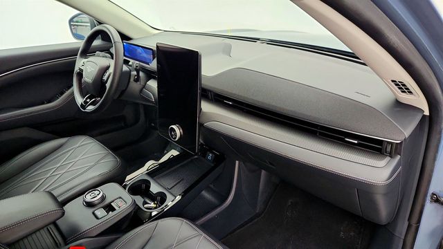 2024 Ford Mustang Mach-E Select AWD with Comfort Package Lite & 19'' Wheels - 22978494 - 24