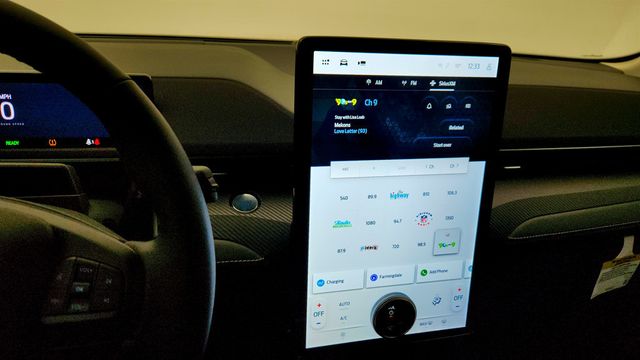 2024 Ford Mustang Mach-E Select RWD w/ SYNC 4A Touchscreen & Ford Co-Pilot360 - 23000094 - 16