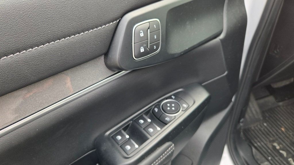 2024 Ford Ranger LARIAT 4WD SuperCrew 5' Box - 22976470 - 12