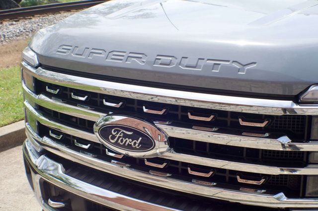 2024 Ford Super Duty F-250 SRW LocalTrade/Lariat/6.7LPowerStrokeDiesel/Heated&CooledSeats/NAV - 23004627 - 9
