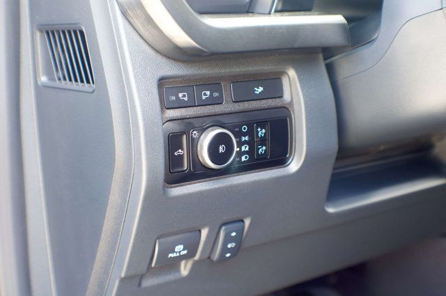 2024 Ford Super Duty F-250 SRW LocalTrade/Lariat/6.7LPowerStrokeDiesel/Heated&CooledSeats/NAV - 23004627 - 38