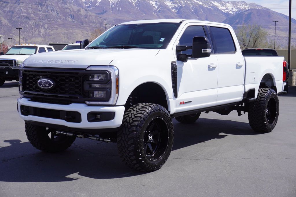 2024 Ford SUPER DUTY F-350 LARIAT - 23005851 | Video 1