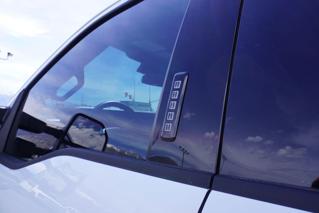 2024 Ford SUPER DUTY F-350 LARIAT - 23005851 - 22