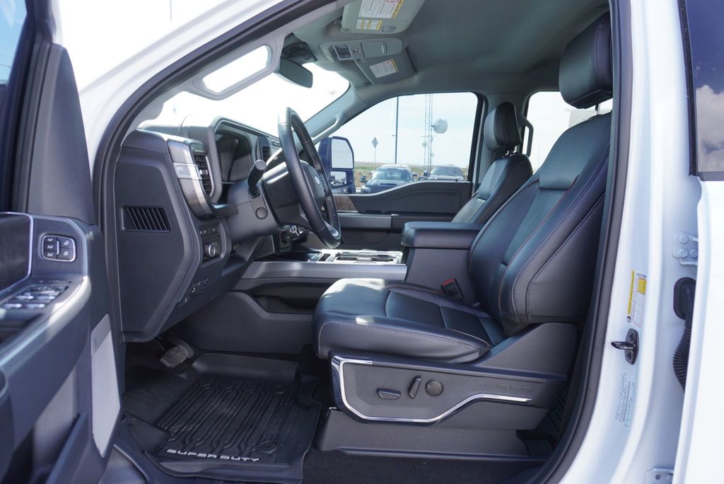 2024 Ford SUPER DUTY F-350 LARIAT - 23005851 - 24