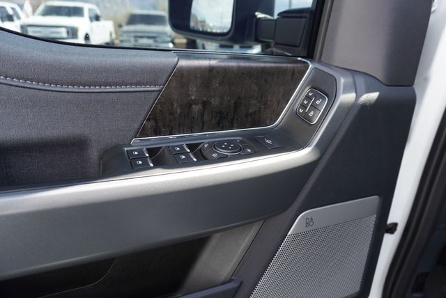 2024 Ford SUPER DUTY F-350 LARIAT - 23005851 - 31