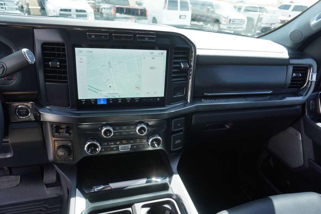 2024 Ford SUPER DUTY F-350 LARIAT - 23005851 - 35