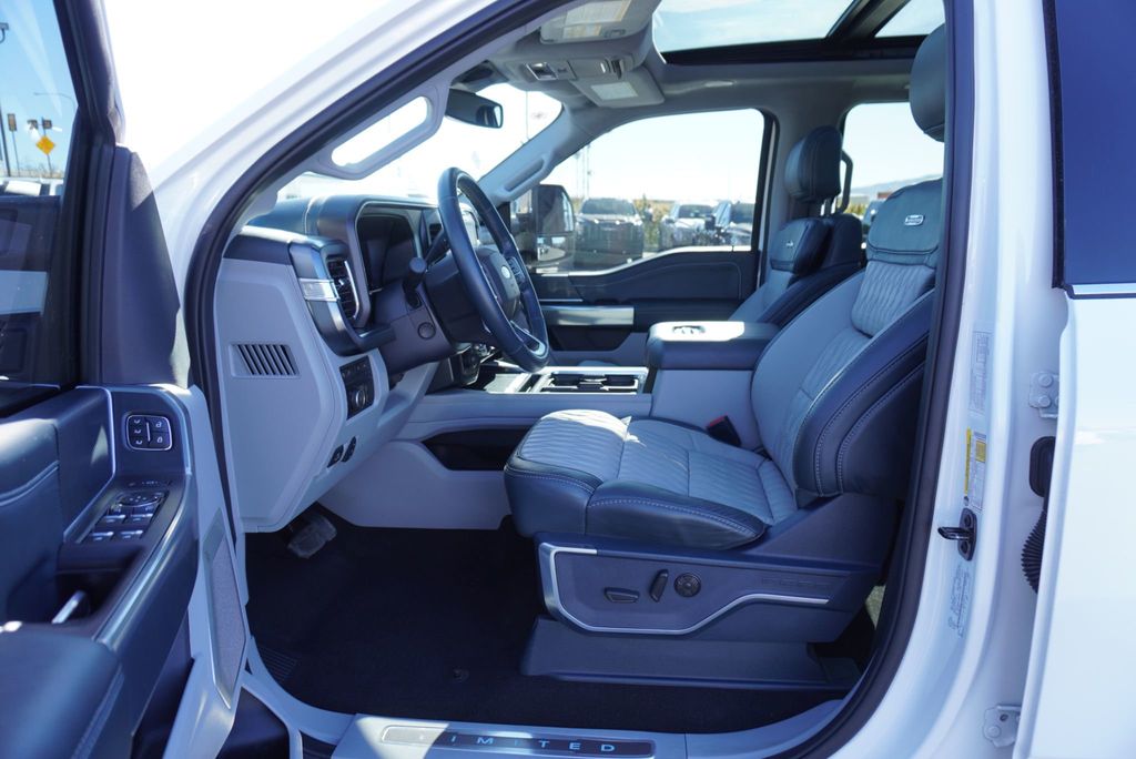 2024 Ford SUPER DUTY F-350 LIMITED - 22935837 - 24