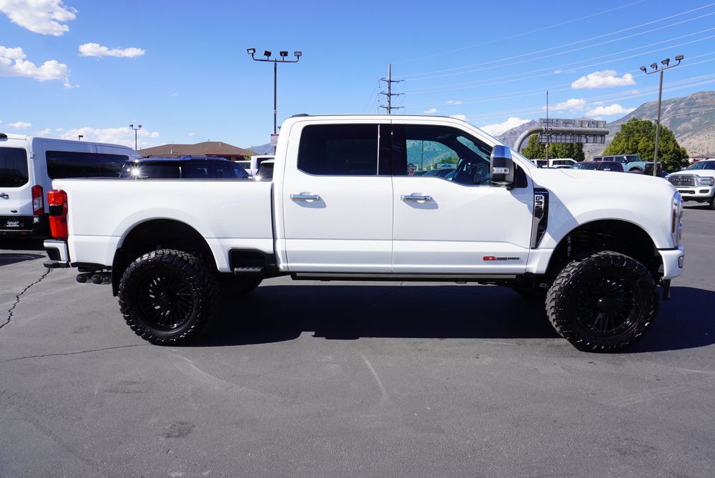 2024 Ford F-350 Platinum photo 12