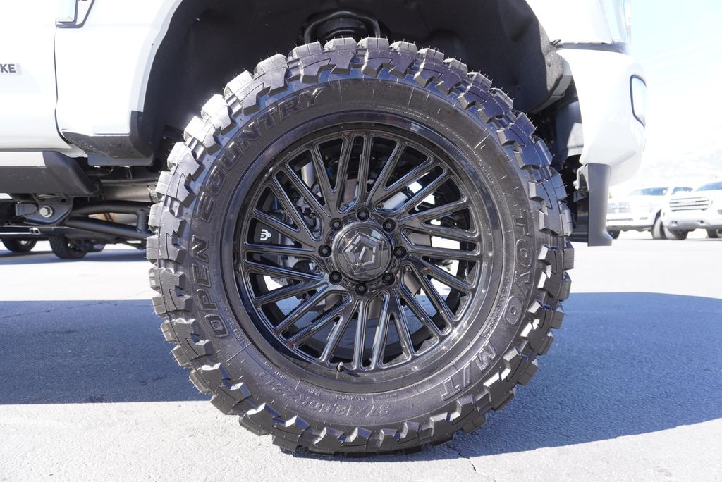 2024 Ford F-350 Platinum photo 14