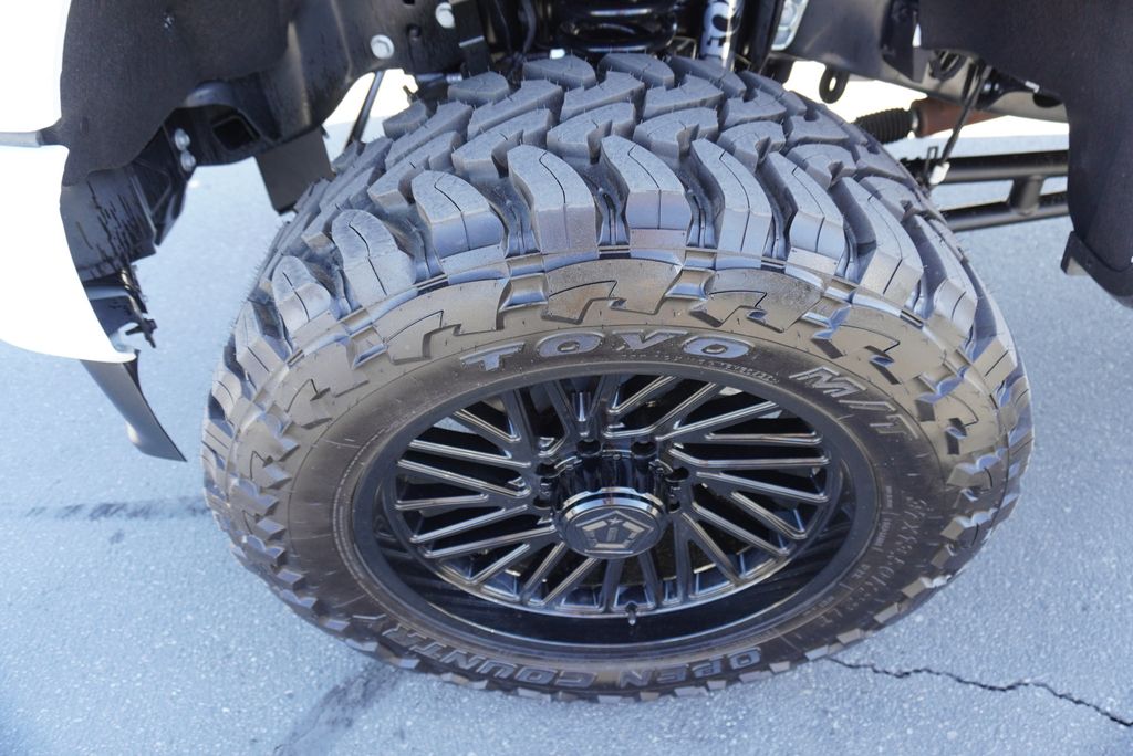 2024 Ford F-350 Platinum photo 15