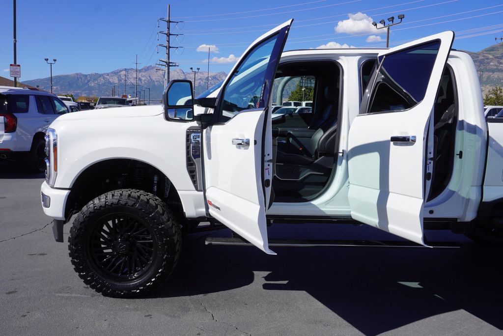2024 Ford F-350 Platinum photo 23